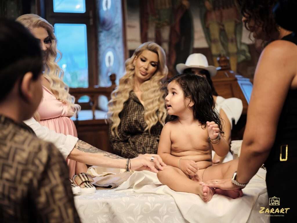 Detaliu foto ZARART cu atmosferă caldă și emoție discretă.